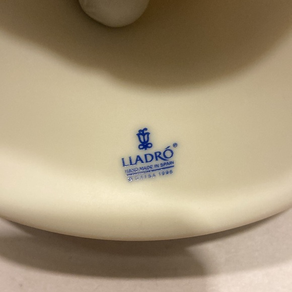 LLADRO 1997 Christmas Bell
Hand Made in Spain - Picture 5 of 6